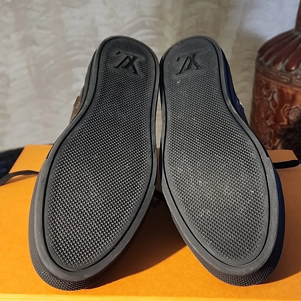 Louis Vuitton high top fashion tennis shoe. Authentic - Picture 16 of 16